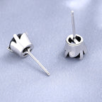 Ladies earrings with sparkling crystals in exquisite wreath design