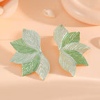 Women’s hair accessory with elaborate leaf design
