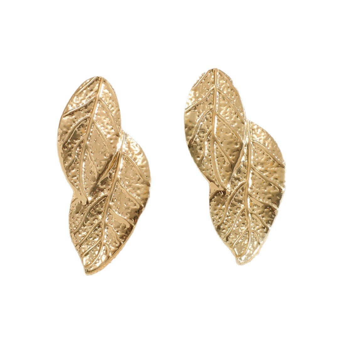 Ladies' bangle with artistic leaf design