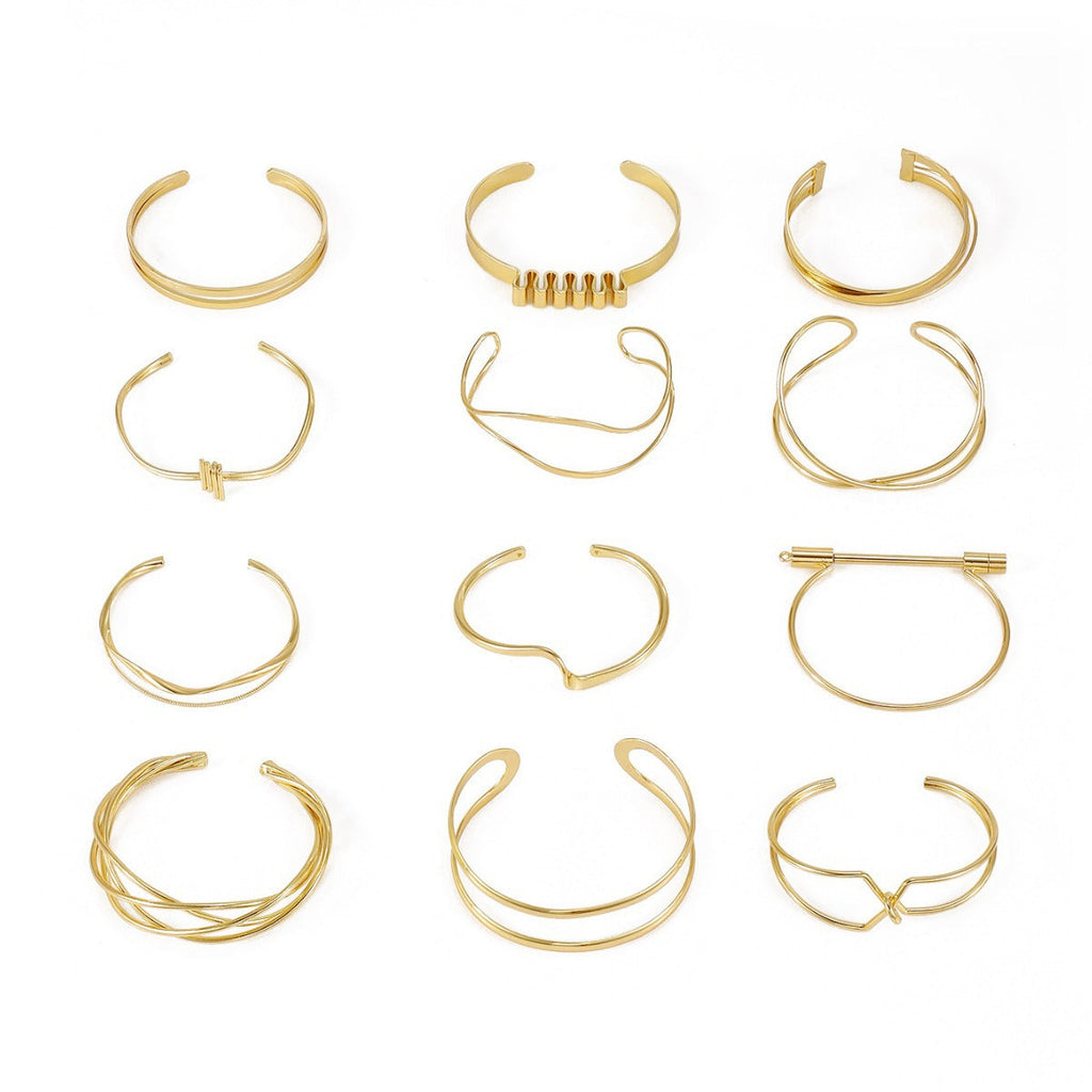 Ladies' bangle with elegant curved design