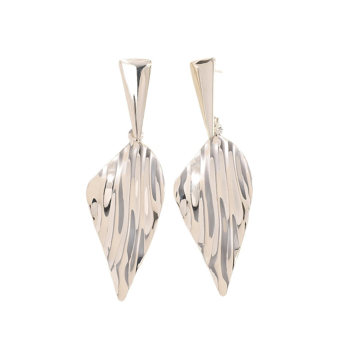 Women's Hanging Earrings in Stylish Leaf Design