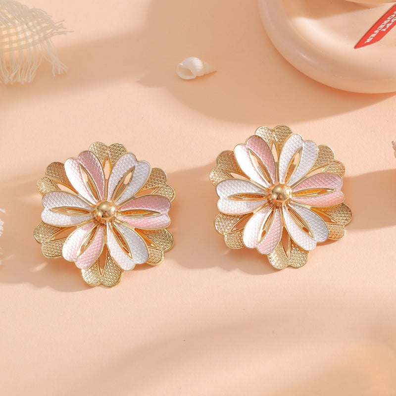 Ladies Hair Clips with Artistic Flower Design