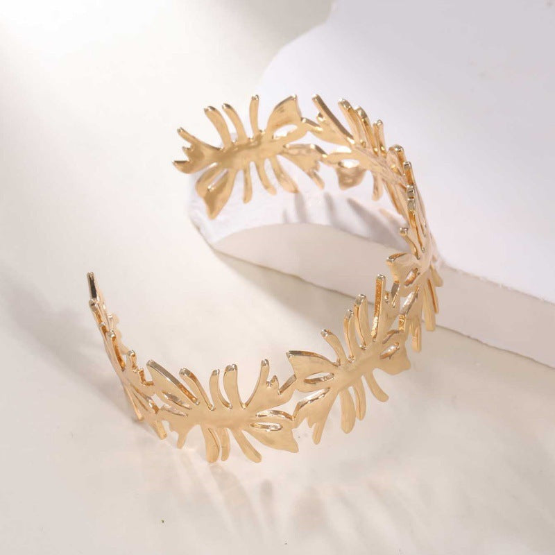Women's Open Bangle with Elegant Wave Design