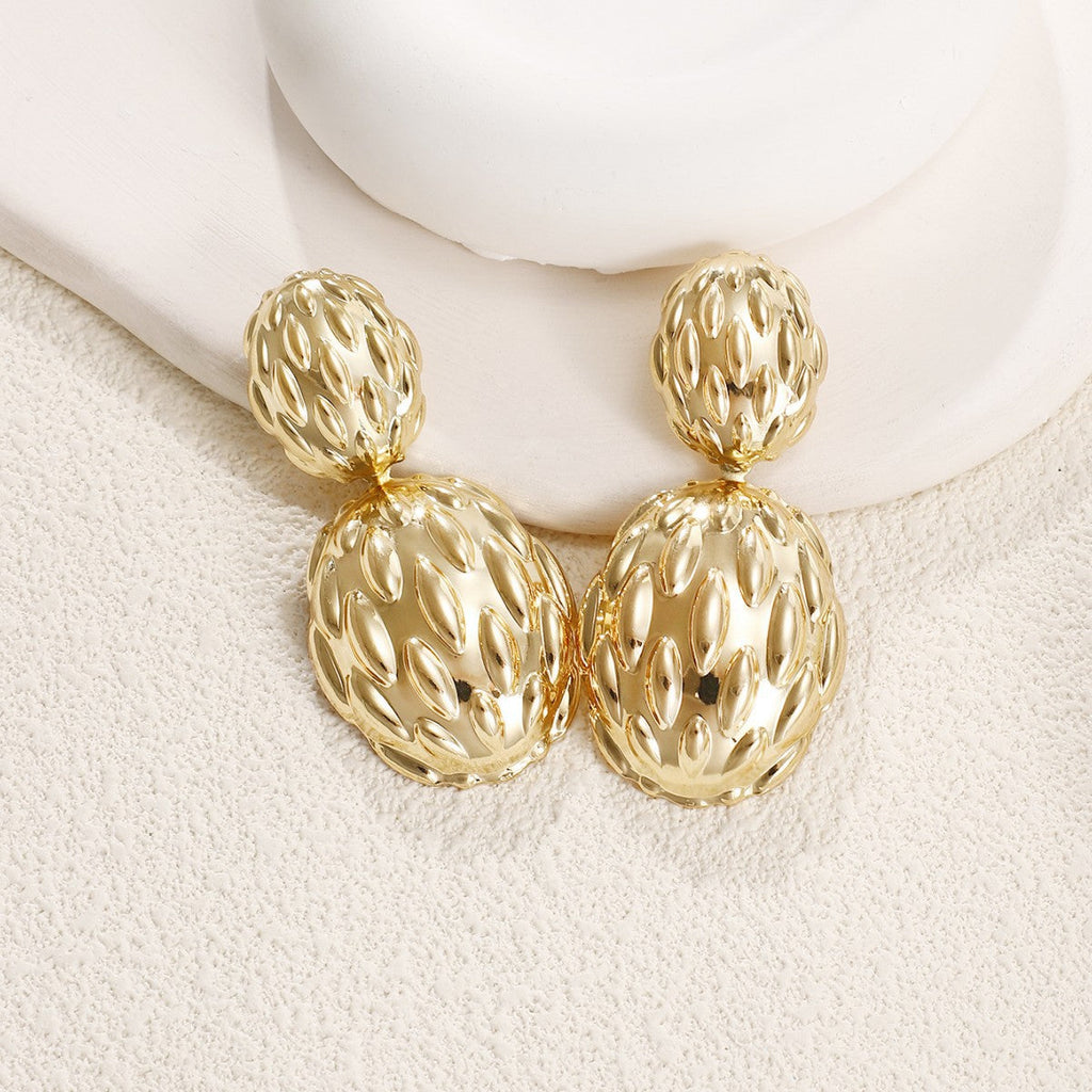 Women's earrings in artistic, structured design