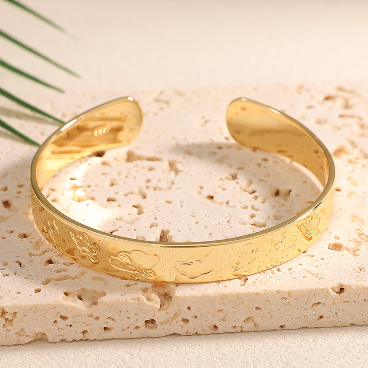 Ladies Open Bangle with Artistic Coral Pattern