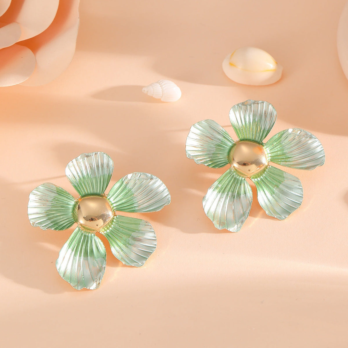 Women's Hair Clips in Artistic Flower Motif