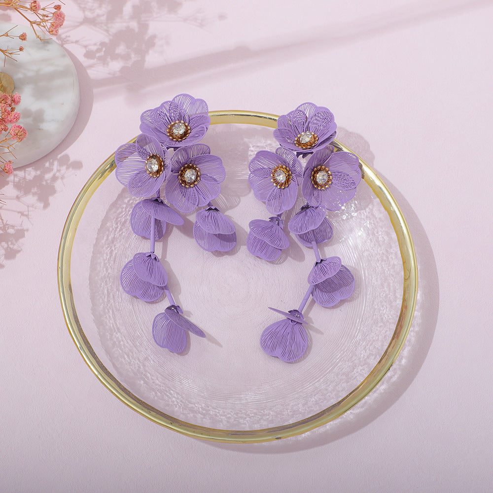 Ladies' earrings in elegant floral design