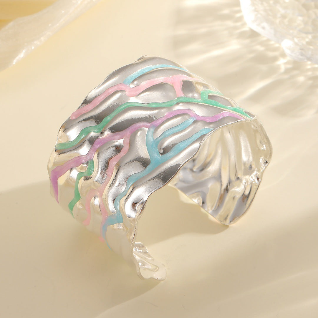 Women Open Bangle with Artistic Wave Pattern
