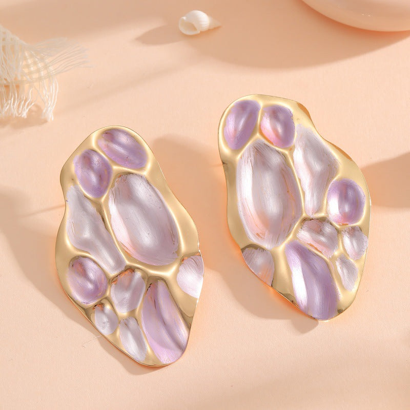 Ladies ear clips with elaborate, colorful shell design