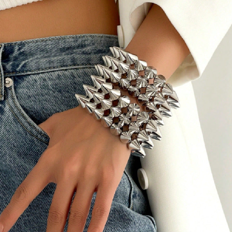 Women's bracelet with spikes