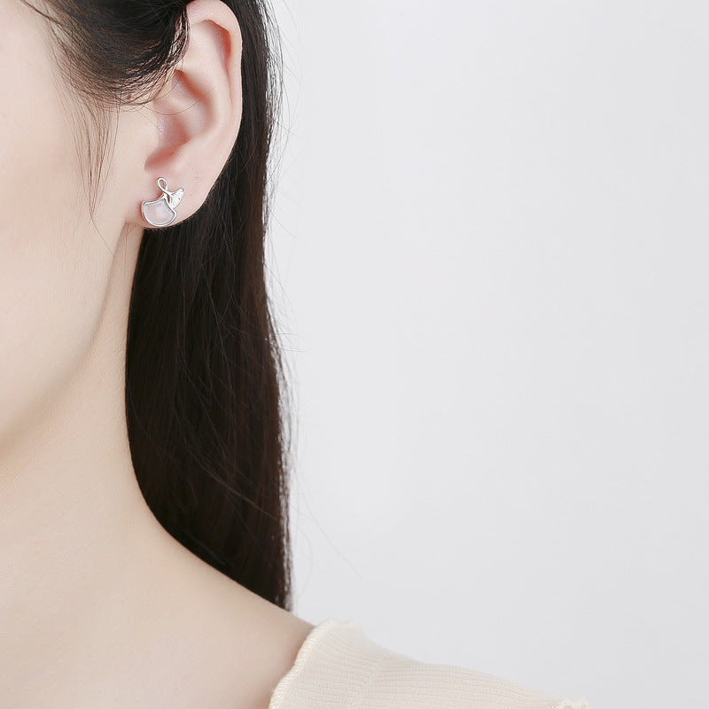 Women's earrings in elegant whale fin design