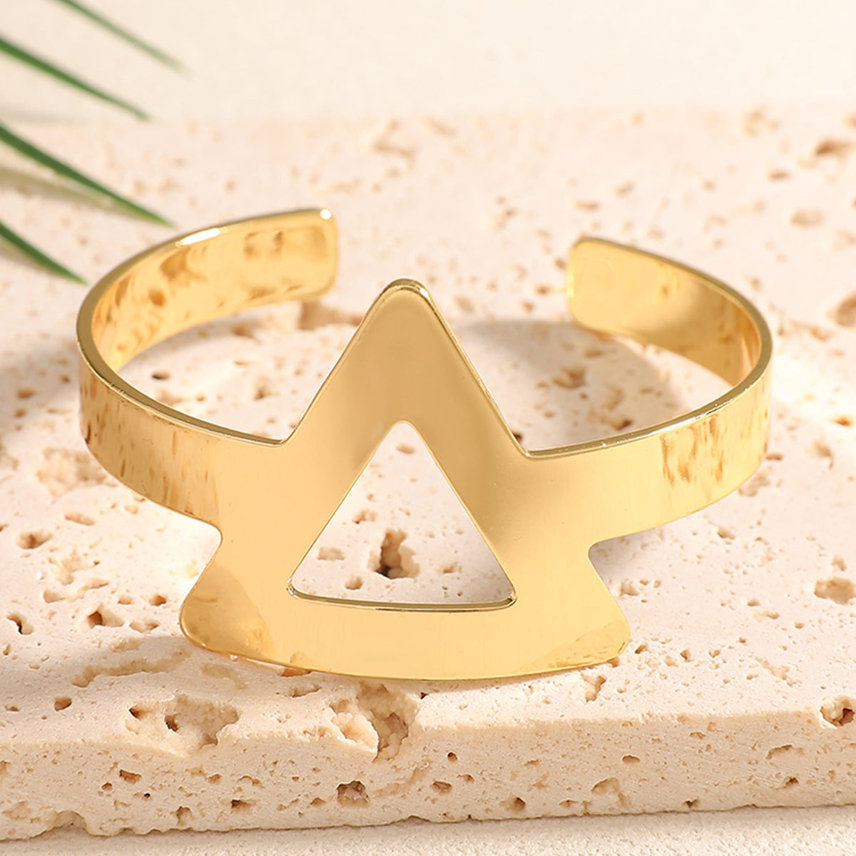Ladies Open Bangle with Artistic Coral Pattern