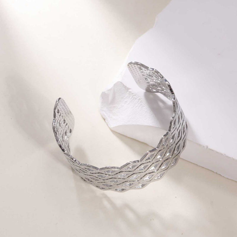 Women's Open Bangle with Elegant Wave Design