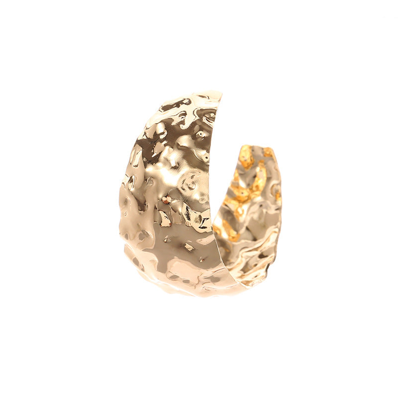 Women's bangles made of high-quality metal with an elegant wave pattern