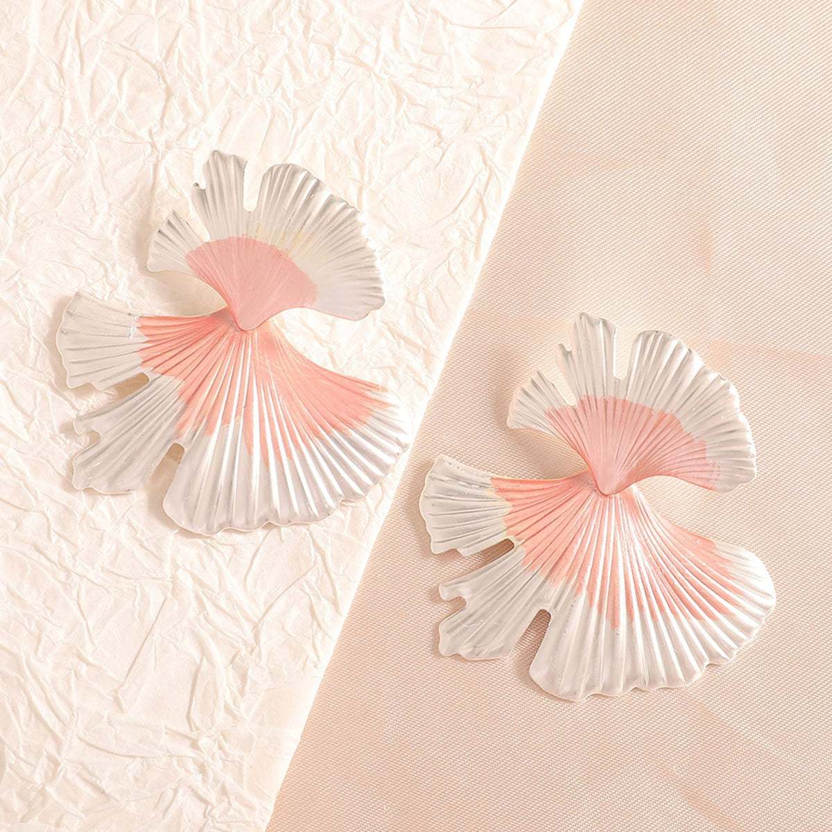 Women's hair accessories with elegant leaf design