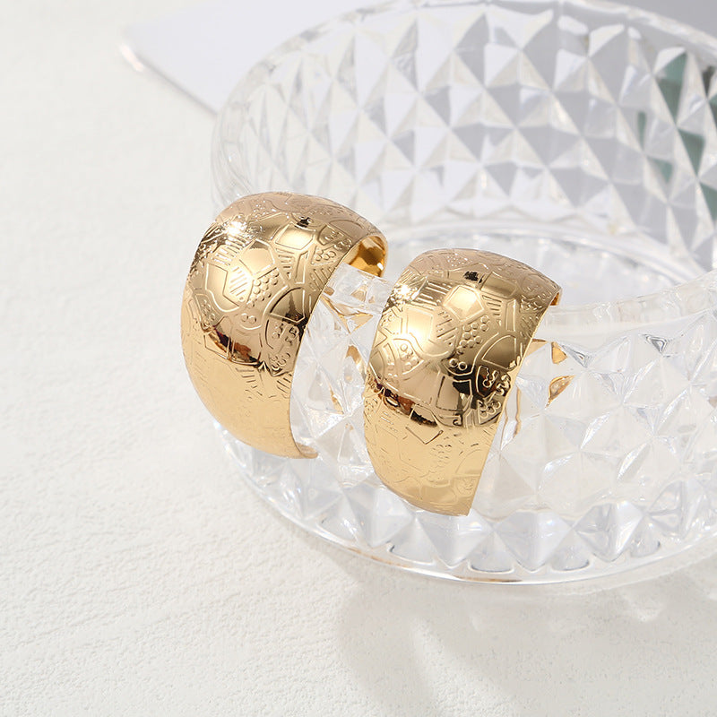 Women High-Quality Bracelets with Artistic Pattern