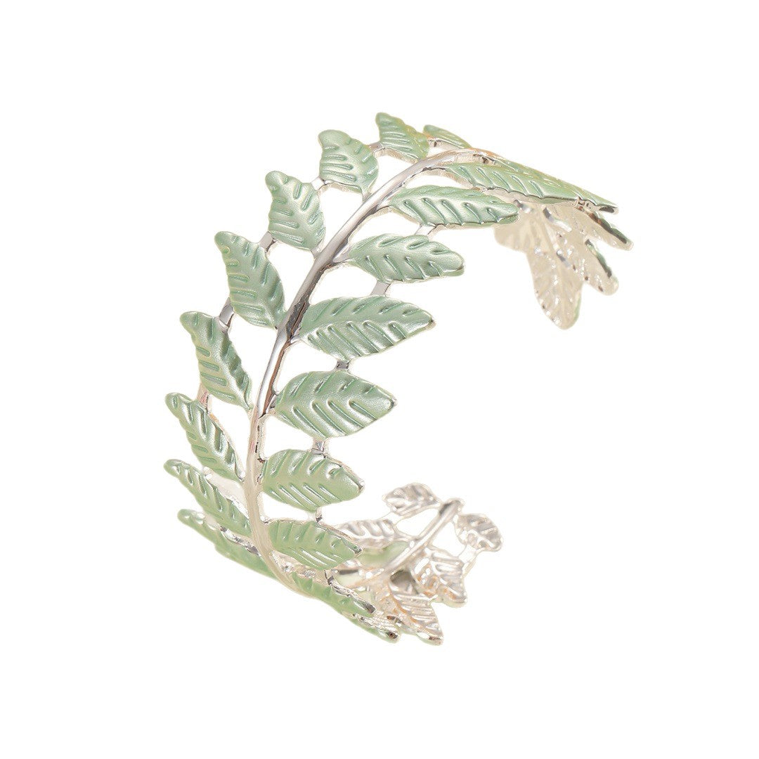 Ladies bracelet in elegant leaf design