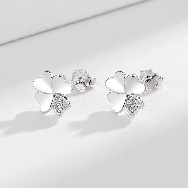 Ladies earrings in modern floral design