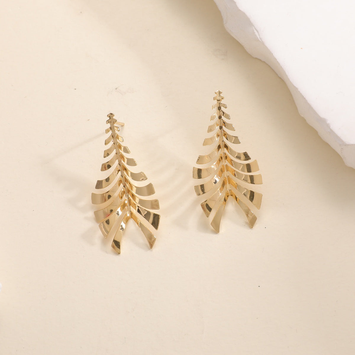 Women Hanging Earrings in Elegant Leaf Design