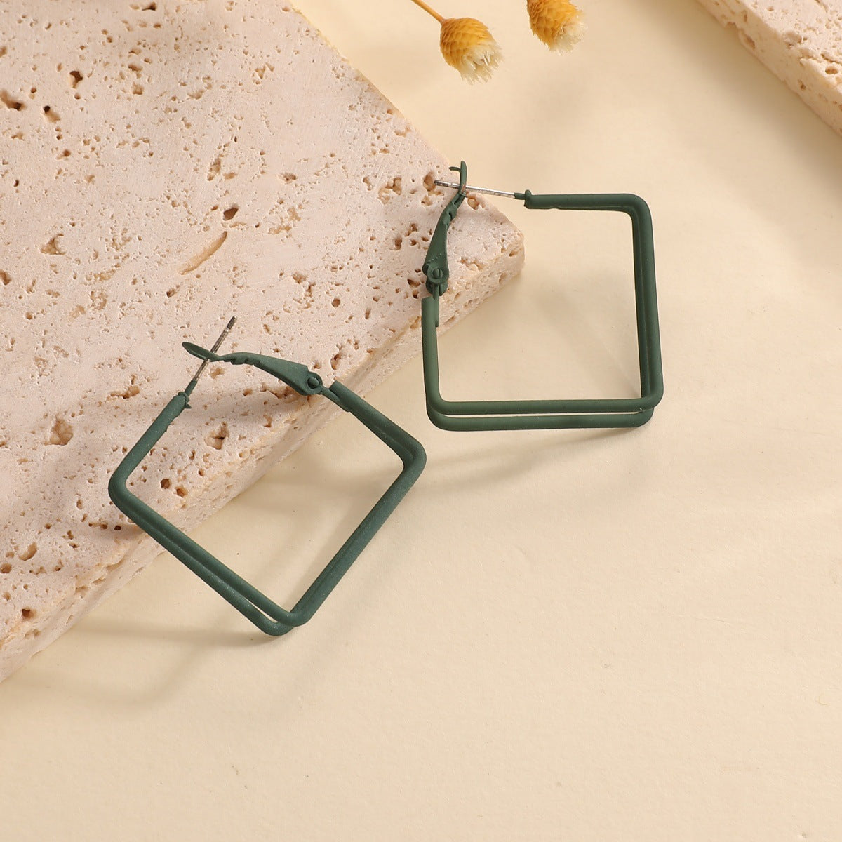 Women Geometric Earrings made of high-quality metal