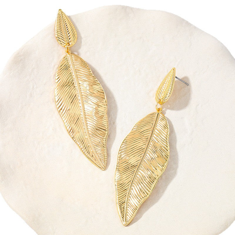 Women's Hanging Earrings in Elegant Leaf Design