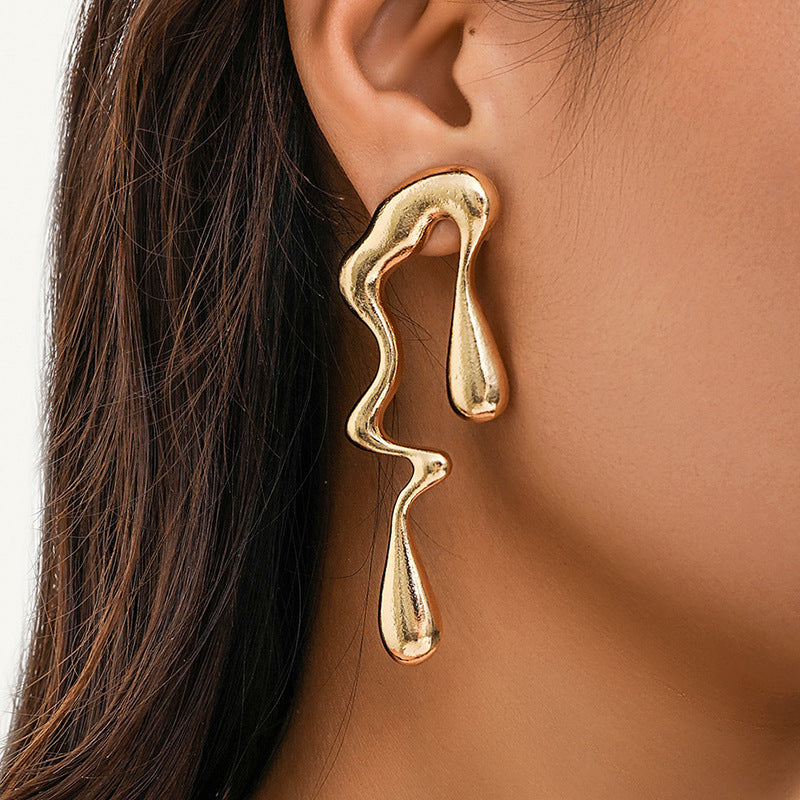 Women's hair accessory clips in modern, organic design