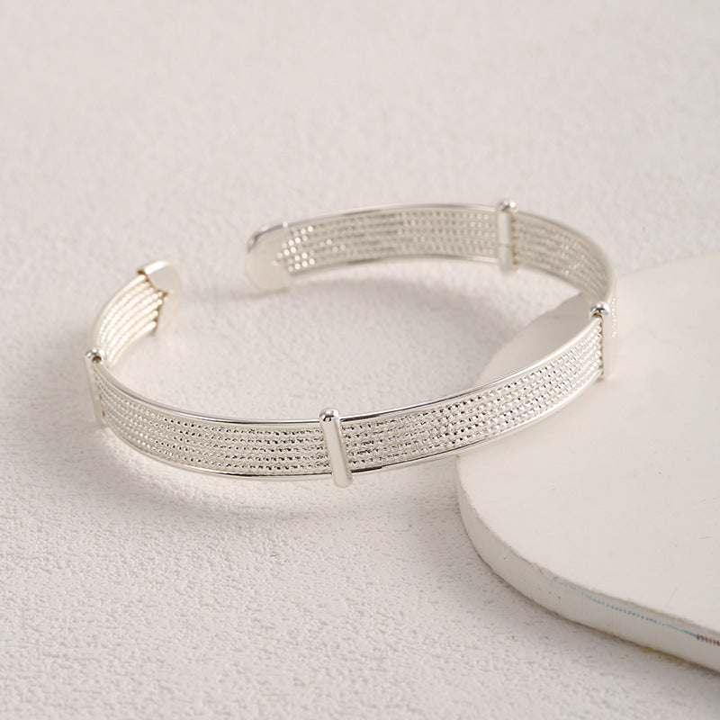 Ladies Open Bangle with Elegant Structure Design