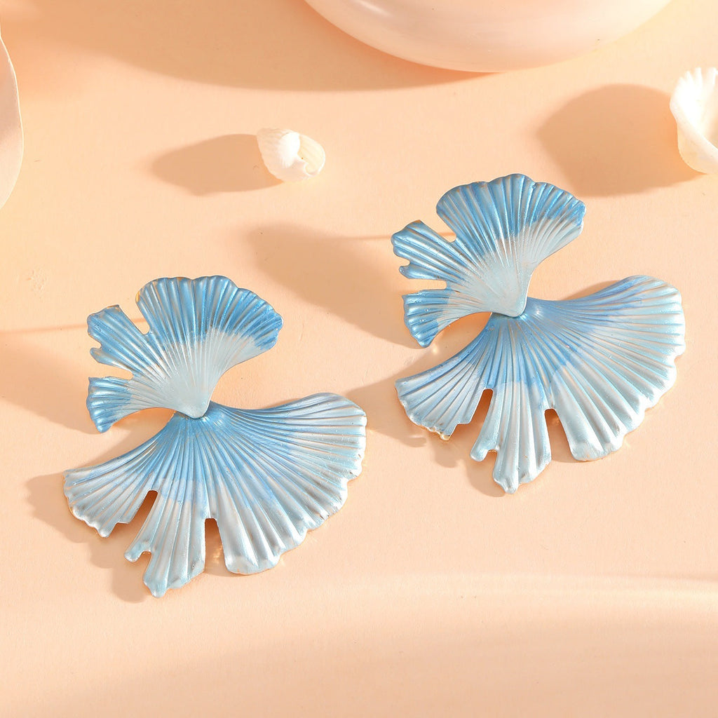 Women's hair accessories with elegant leaf design