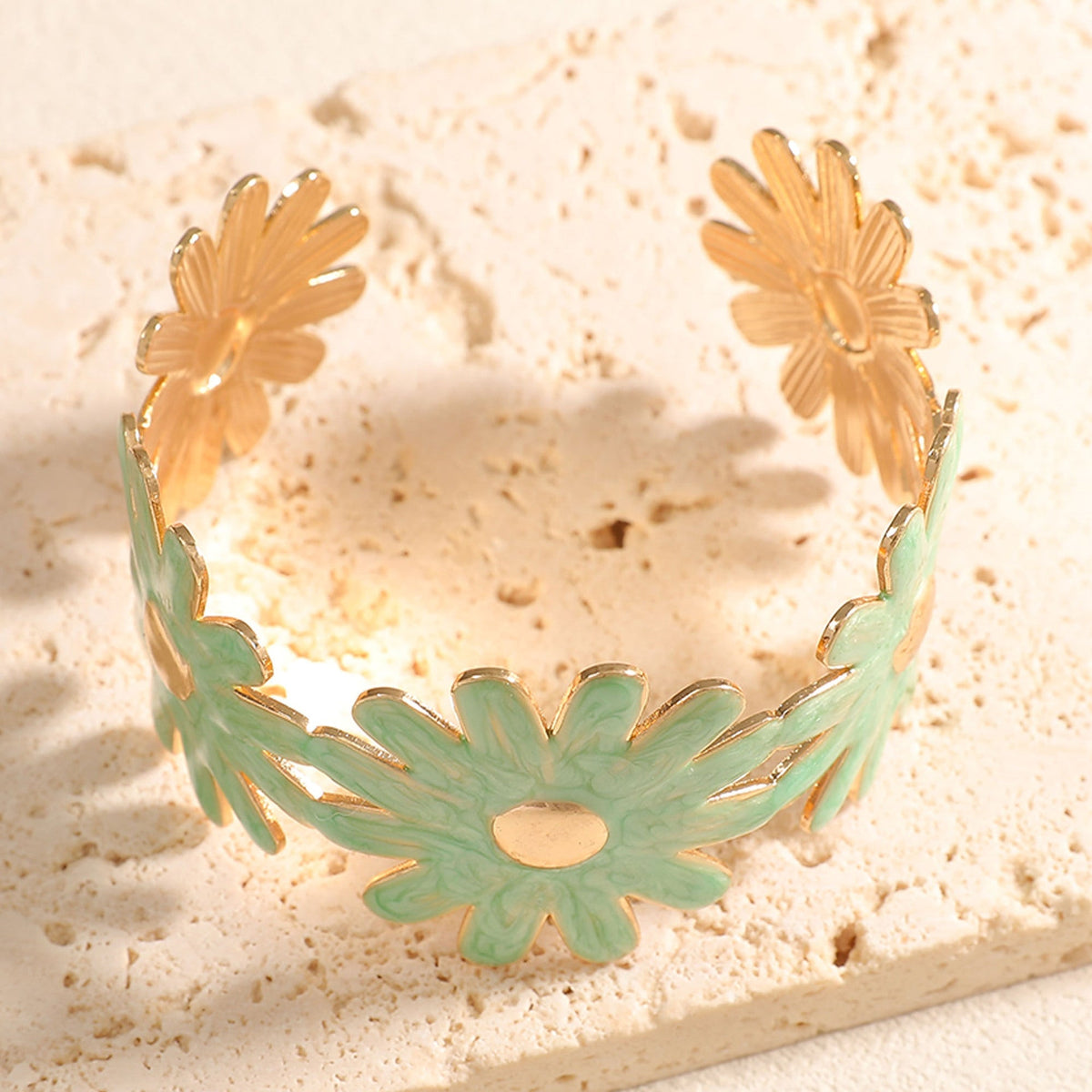 Women's bangle with floral flower pattern