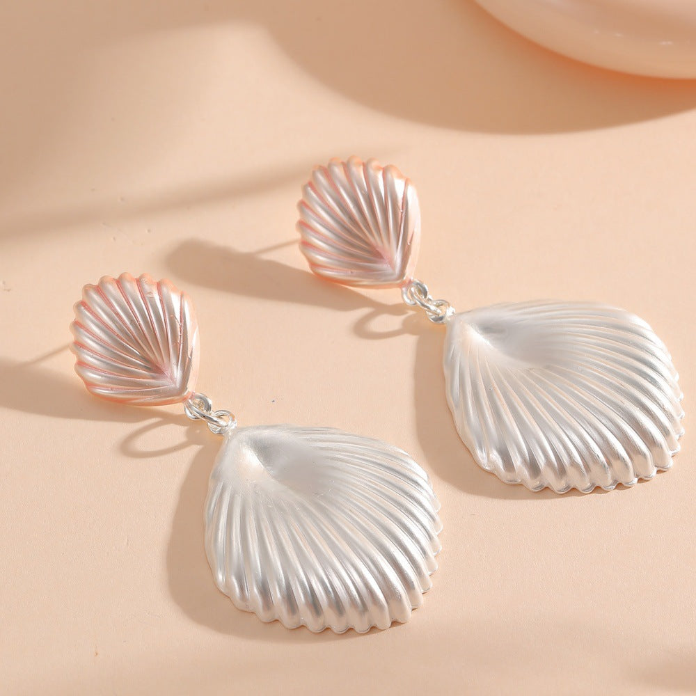 Ladies Hanging Earrings in Elegant Shell Design
