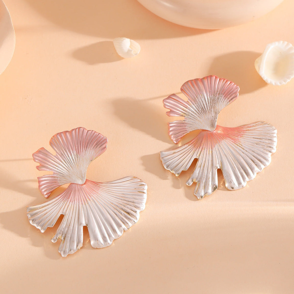 Women's hair accessories with elegant leaf design