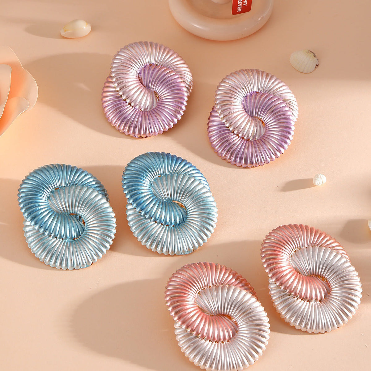 Women hair clips in modern shell design