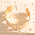 Women's cuff with elegant spiral design