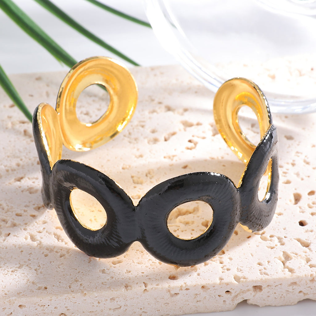 Ladies Open Cuff Bracelet with Crossed Design