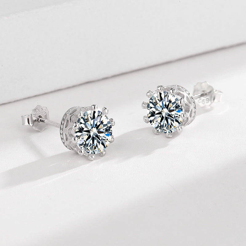 Ladies earrings with sparkling zirconia in elegant wreath design