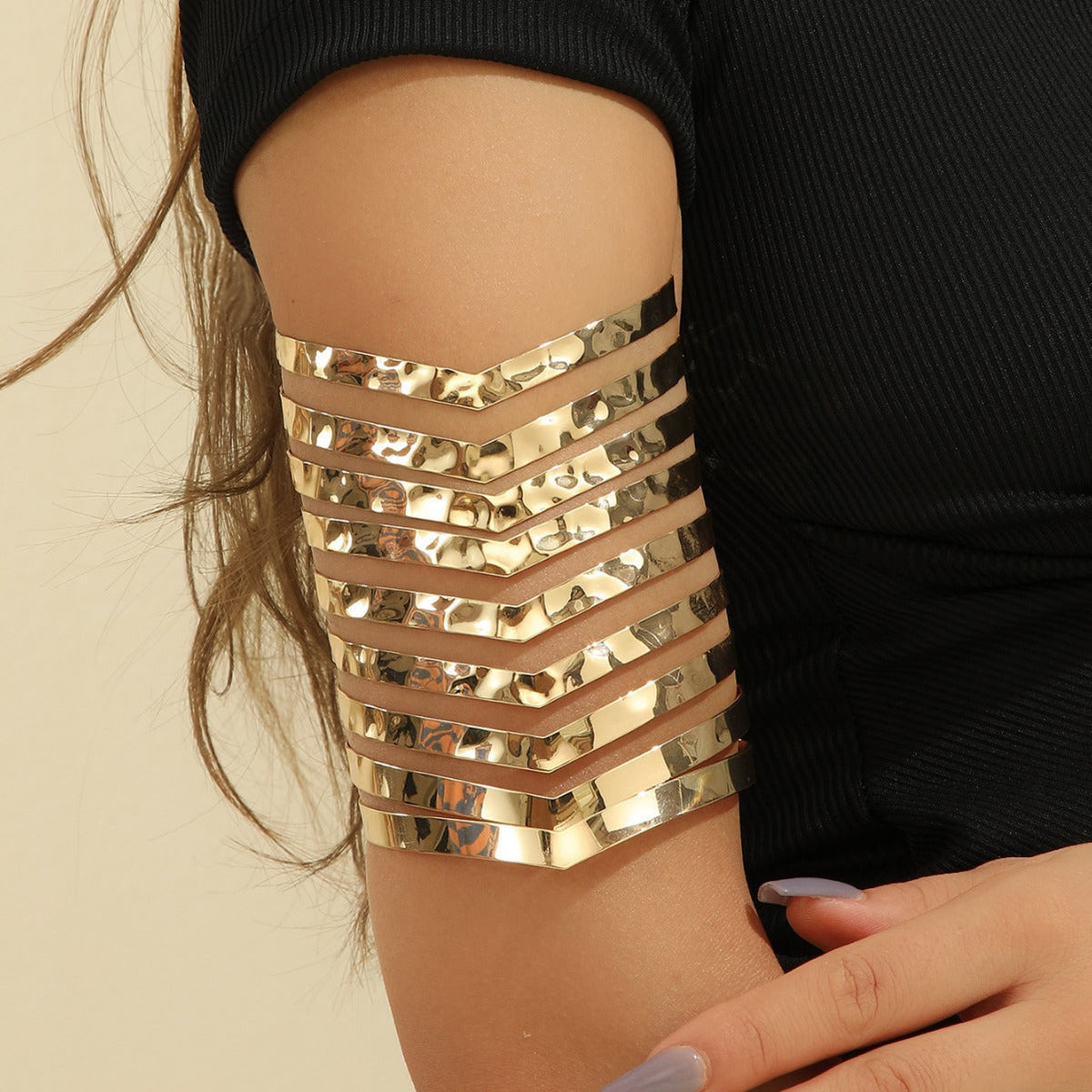 Women's hair accessories with shiny, curved elements