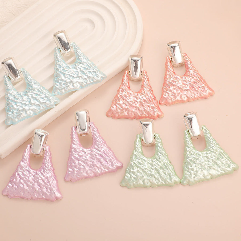 Women's earrings in artistic design