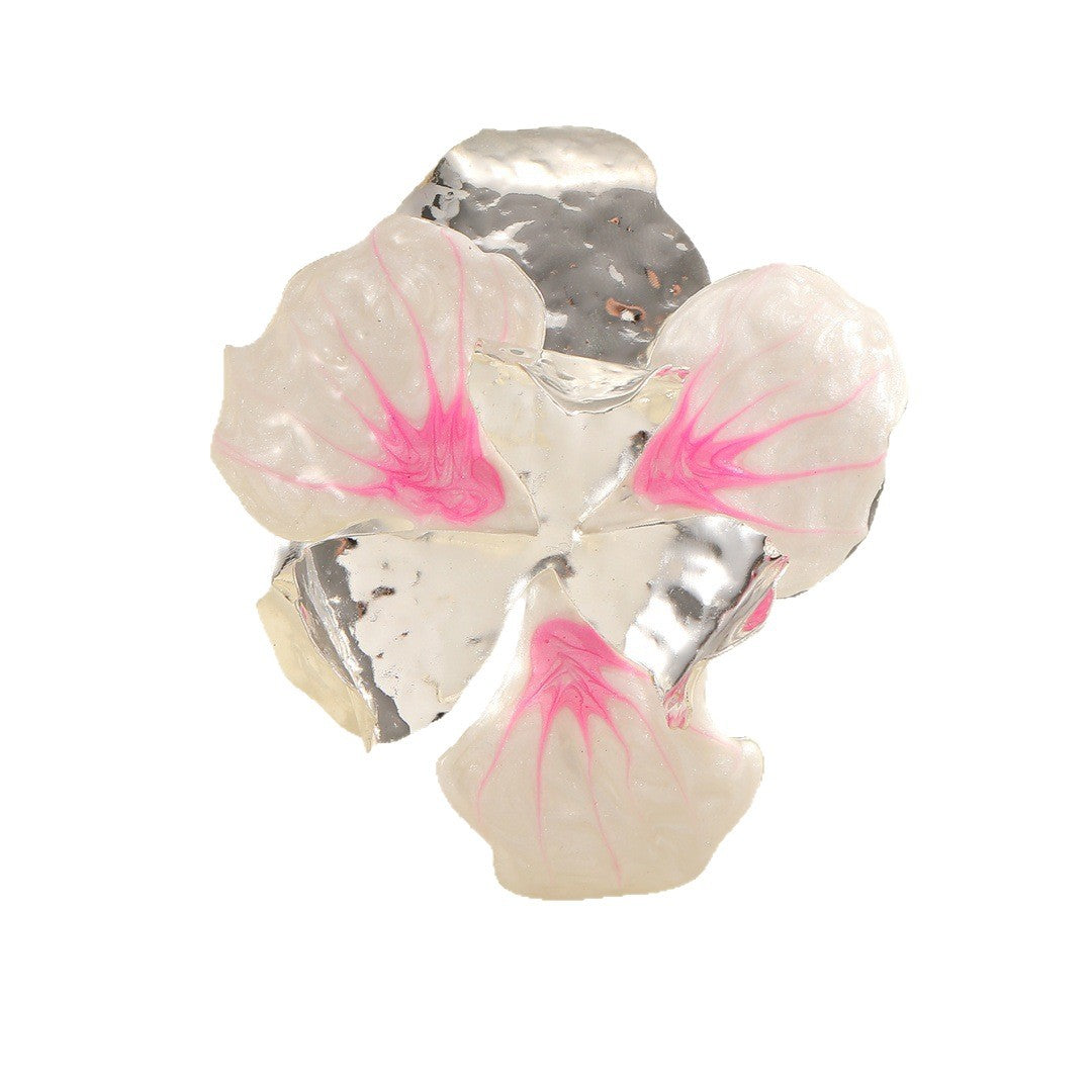 Women's flower-shaped ring made of shiny metal and high-quality epoxy resin