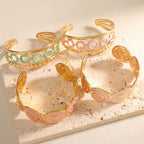 Women's cuff with elegant spiral design
