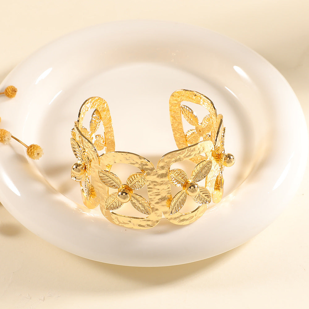 Ladies Open Bangle with Artistic Coral Pattern