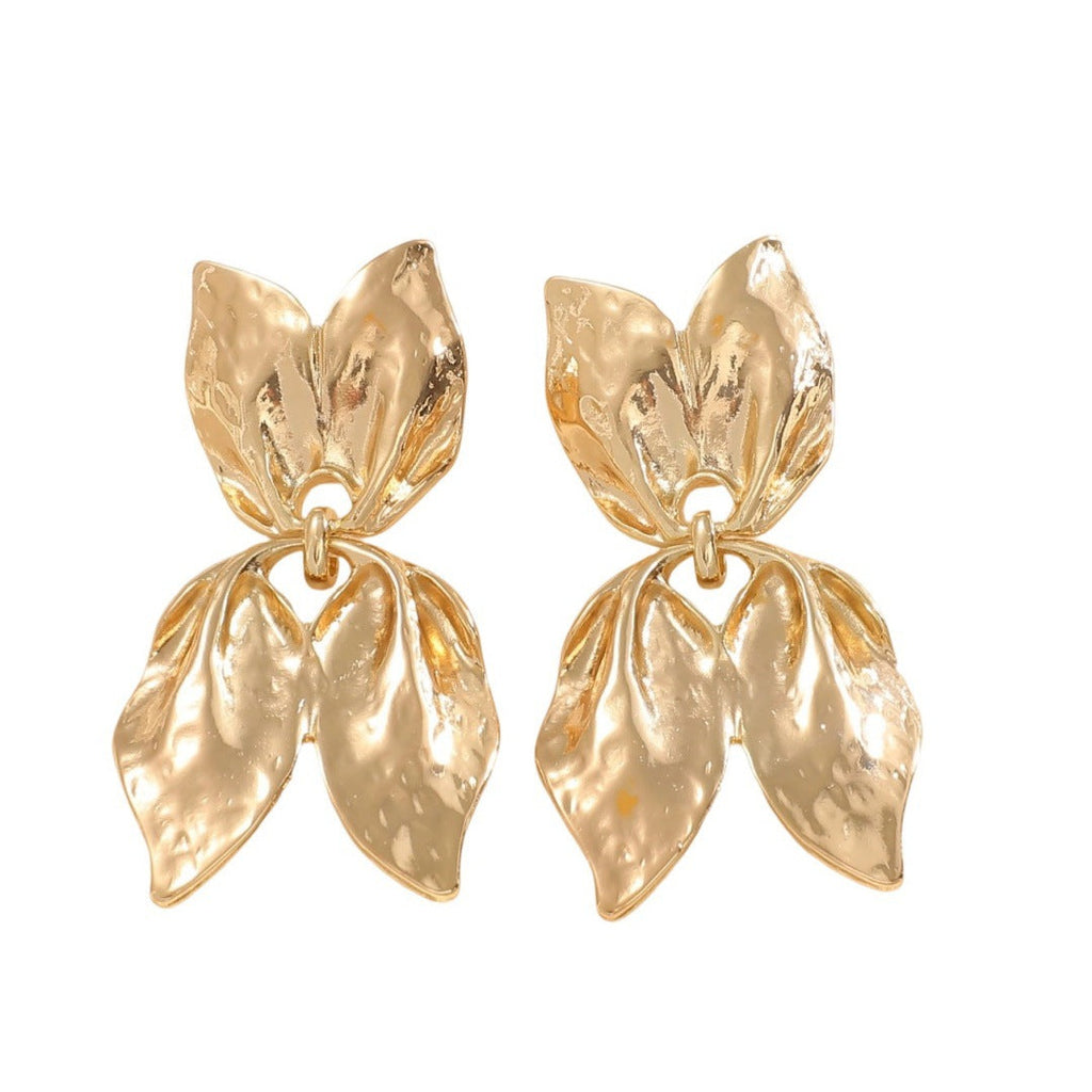Ladies earrings in elegant leaf design