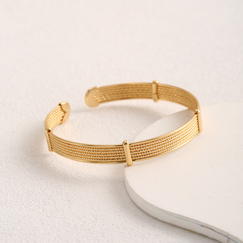 Ladies Open Bangle with Elegant Structure Design