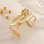 Ladies bangle with elaborate leaf design