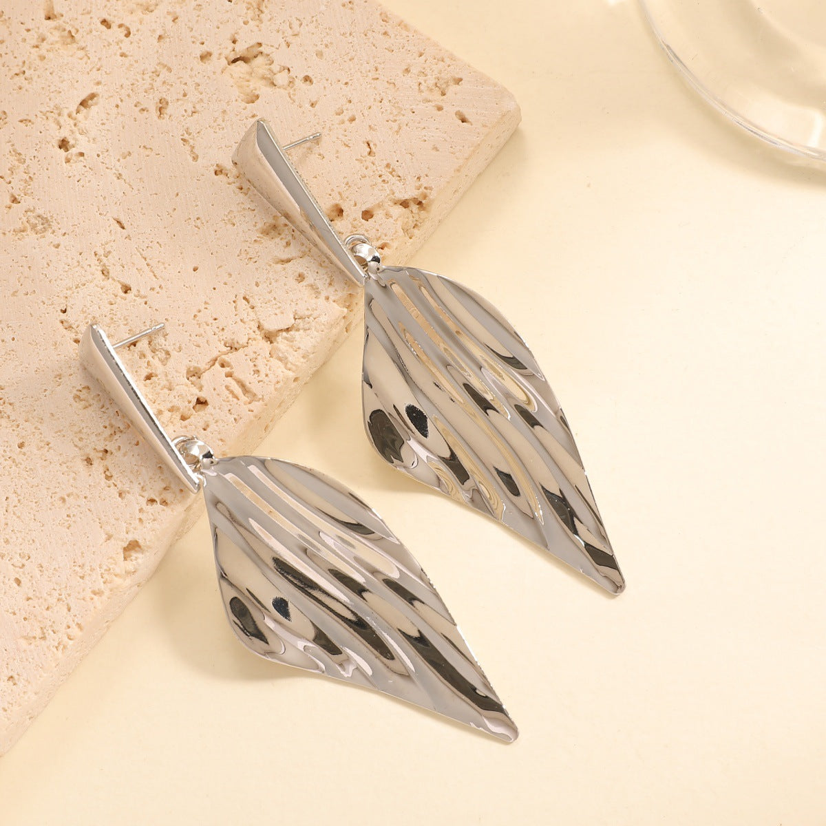 Women's Hanging Earrings in Stylish Leaf Design