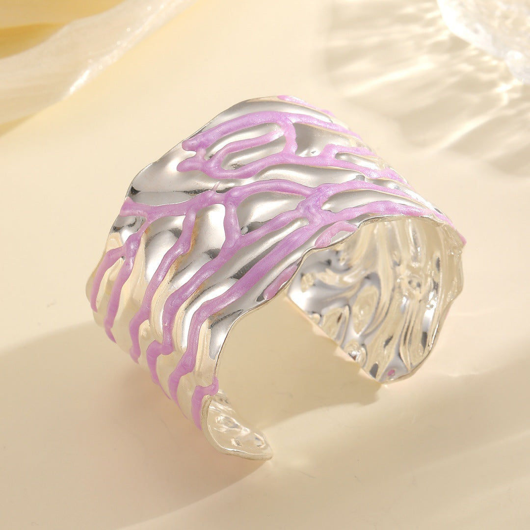 Women Open Bangle with Artistic Wave Pattern