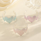 Women's bracelet with artistic shell motif