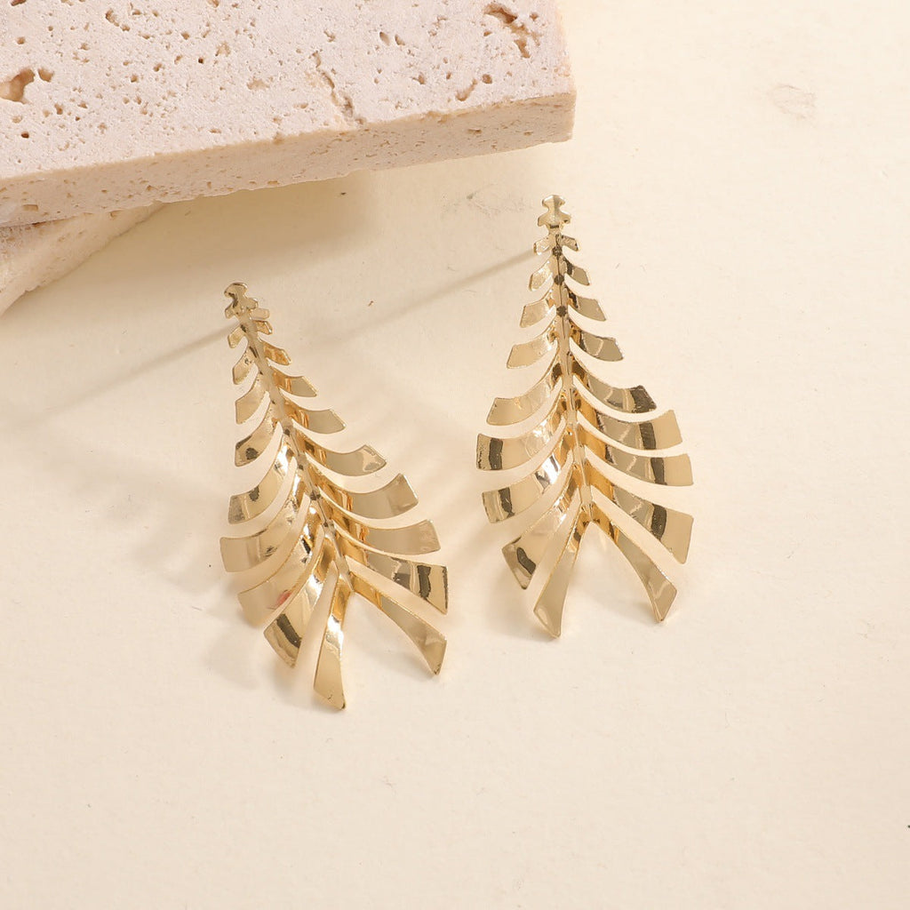 Women Hanging Earrings in Elegant Leaf Design