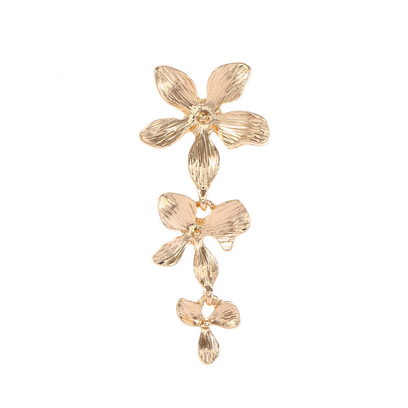 Women's Hanging Earrings with Floral Elements and Elegant Design