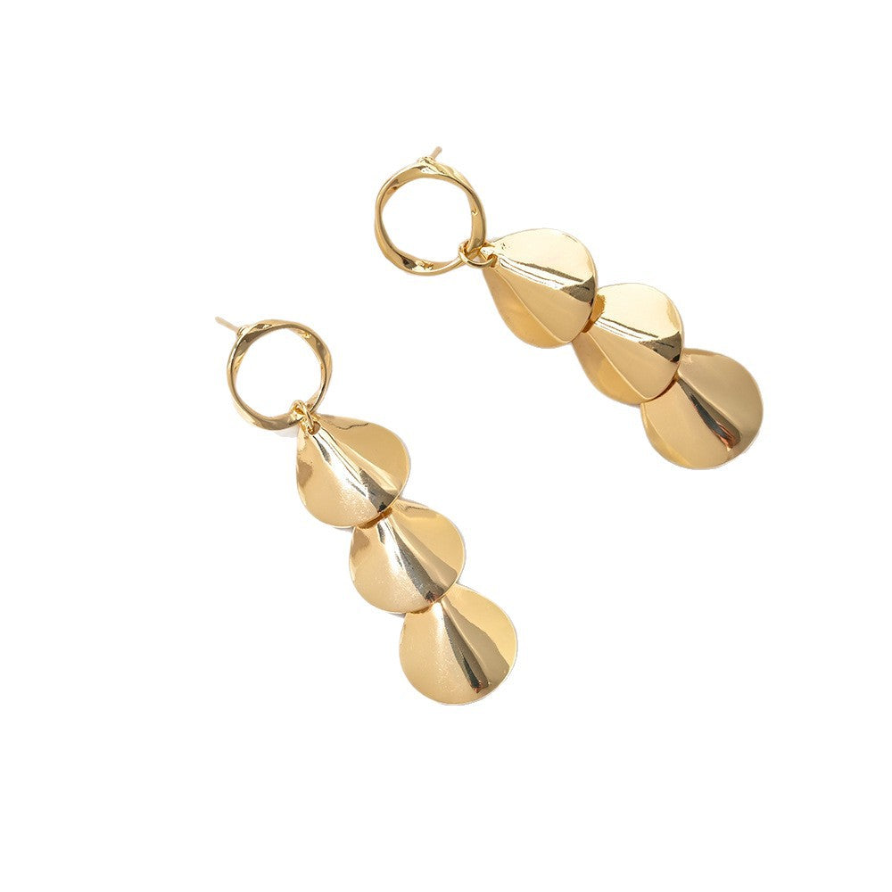 Women Hanging Earrings with Elegant Shell Design