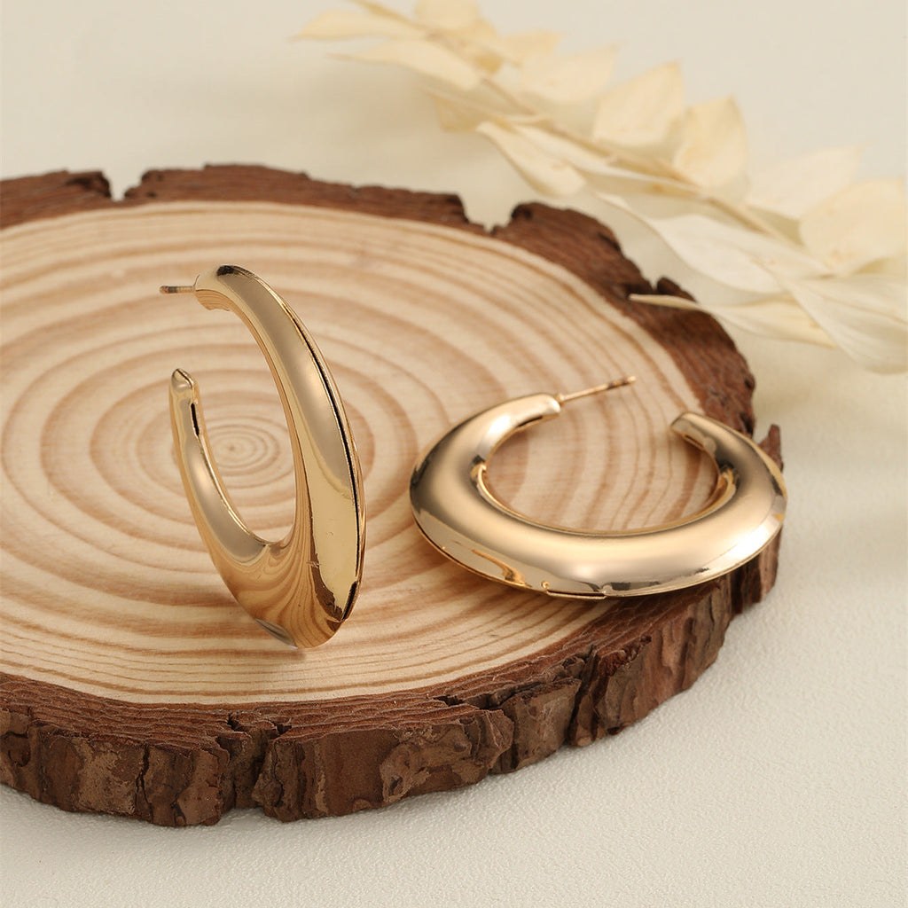 Women's Hanging Earrings in Modern Crescent Design